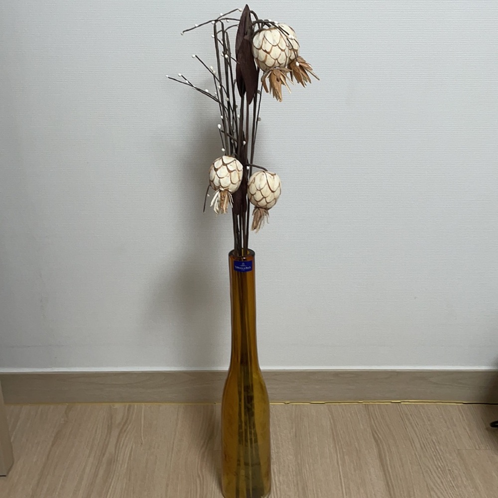 Villeroy and Boch skinny vase